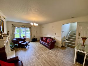 Lounge/Diner- click for photo gallery